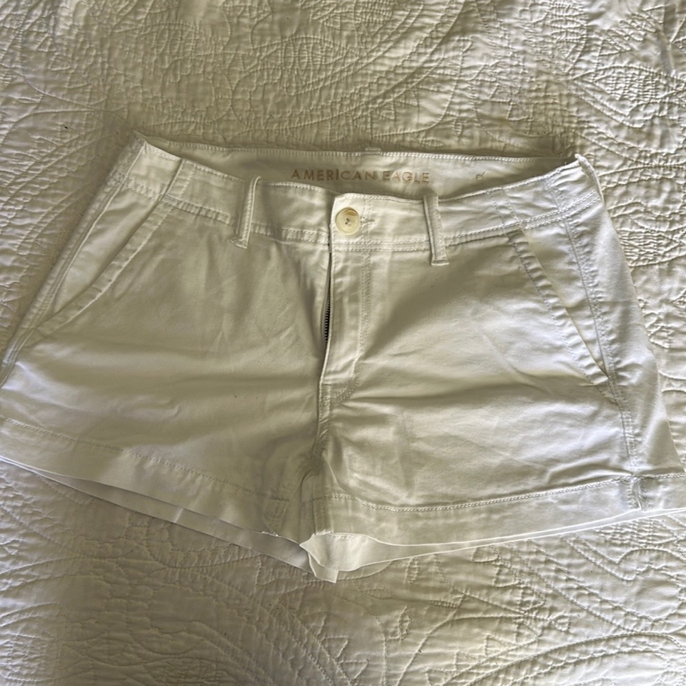 American Eagle Women’s White Shorts Size 10